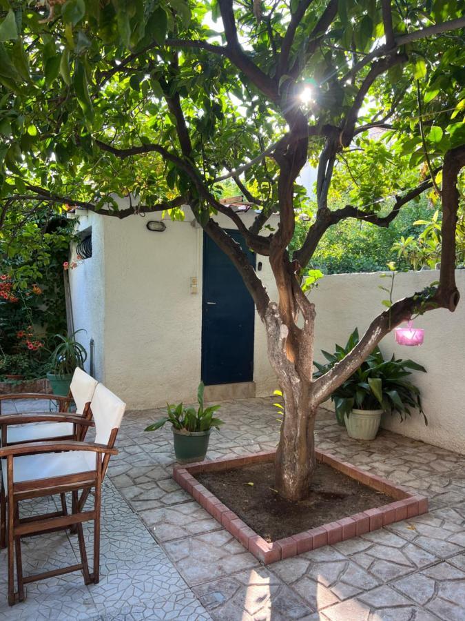 Corinth Cosy Guesthouse-Souterrain With Garden In City Center מראה חיצוני תמונה