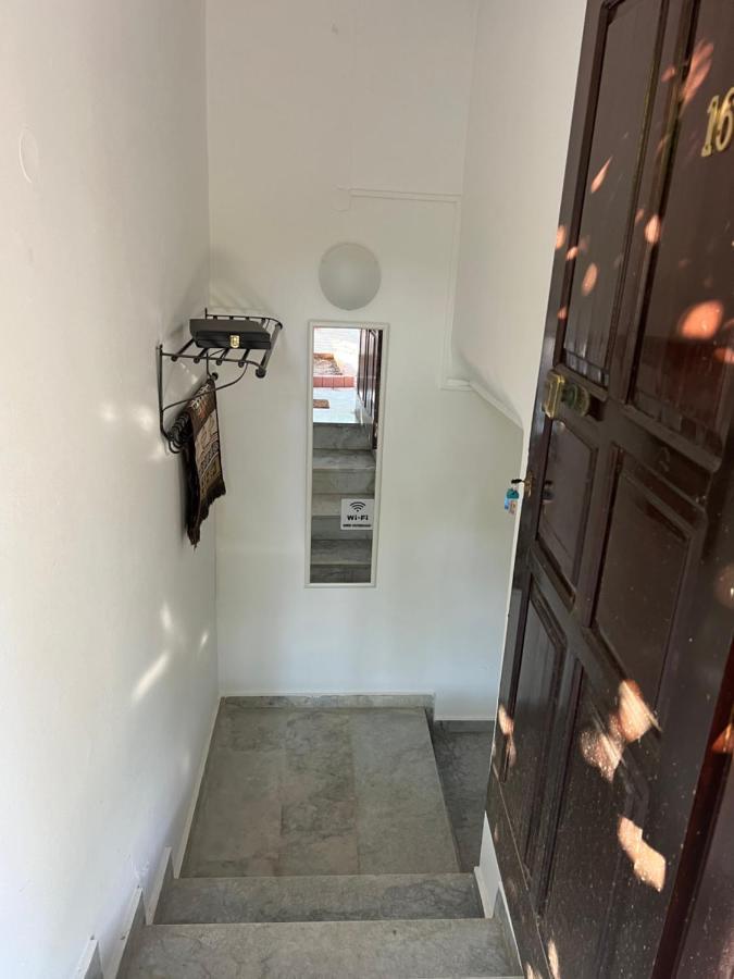 Corinth Cosy Guesthouse-Souterrain With Garden In City Center מראה חיצוני תמונה
