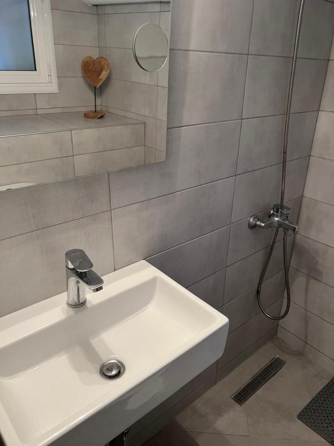 Corinth Cosy Guesthouse-Souterrain With Garden In City Center מראה חיצוני תמונה
