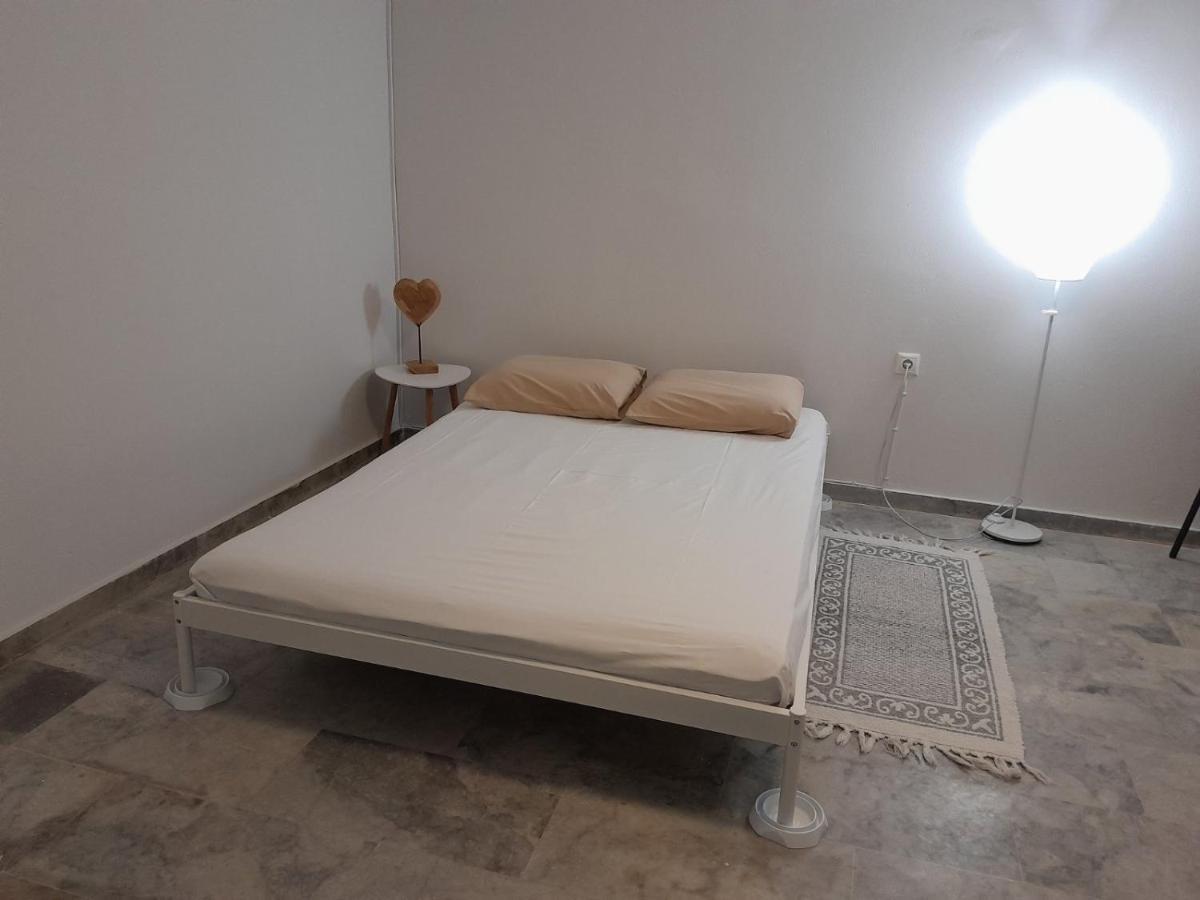 Corinth Cosy Guesthouse-Souterrain With Garden In City Center מראה חיצוני תמונה