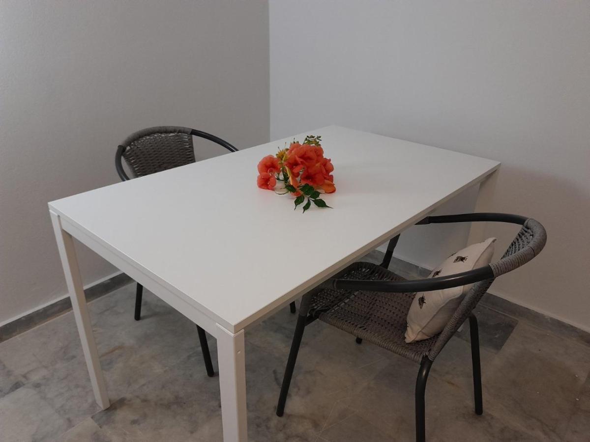 Corinth Cosy Guesthouse-Souterrain With Garden In City Center מראה חיצוני תמונה